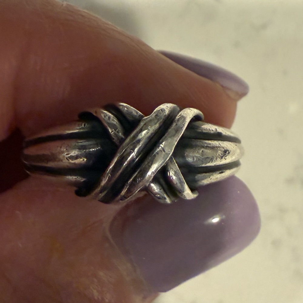 Vintage Tiffany & Co sterling silver “X” ring. Size 9.5